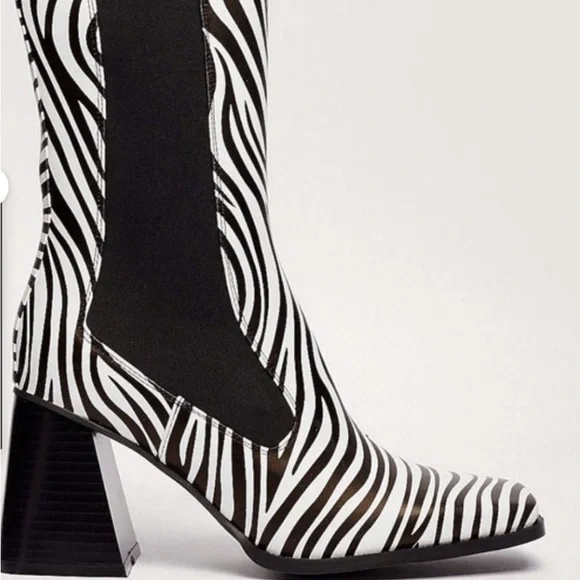 Zebra Faux Leather Heeled Chelsea Boots S05 - Picture 4 of 11